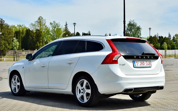 Volvo V60 cena 48900 przebieg: 151000, rok produkcji 2015 z Leżajsk małe 742